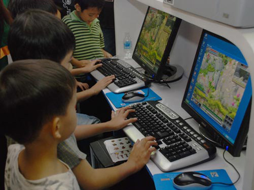 Nhiều rủi ro với trẻ em trên mạng